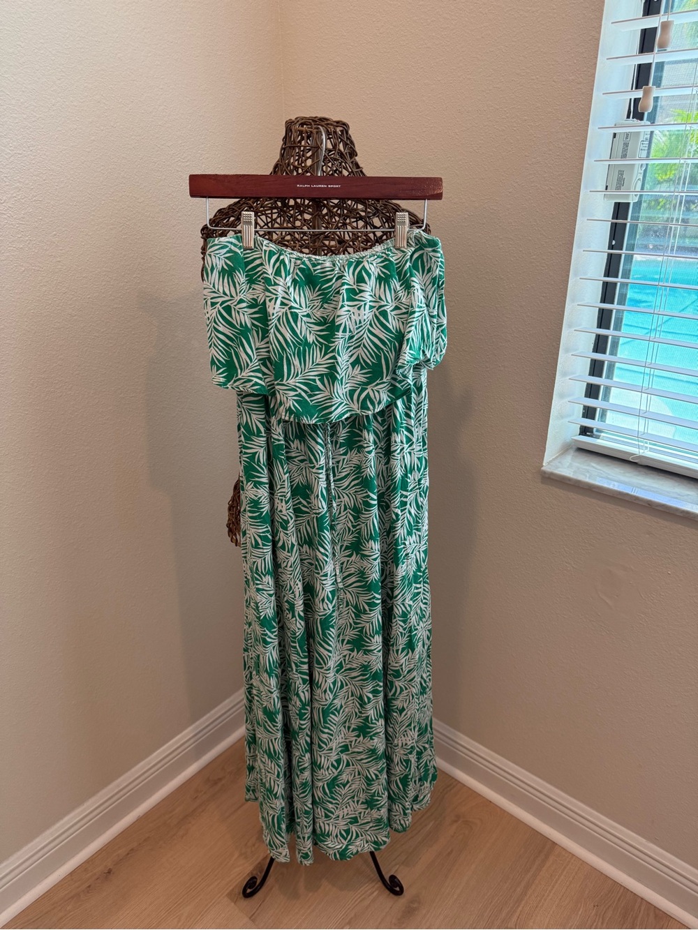 Green Palm Print Off-Shoulder Maxi Dress